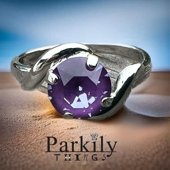 Sparkly ring made with purple ignite Swarovski crystal size 7.5 - Picture 1 of 5